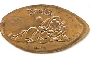 Disneyland Downtown Disney Souvenir penny DISNEY HOTEL GOOFY SITTING #56 
